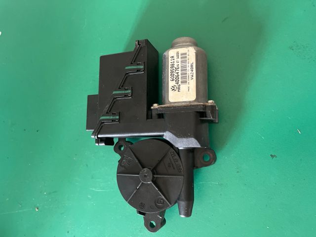 bontott VW POLO IV Bal hátsó Ablakemelő Motor