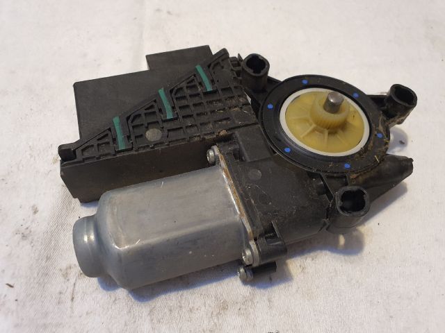 bontott VW POLO IV Bal hátsó Ablakemelő Motor