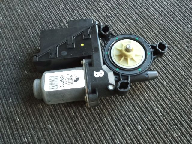 bontott VW POLO IV Bal hátsó Ablakemelő Motor