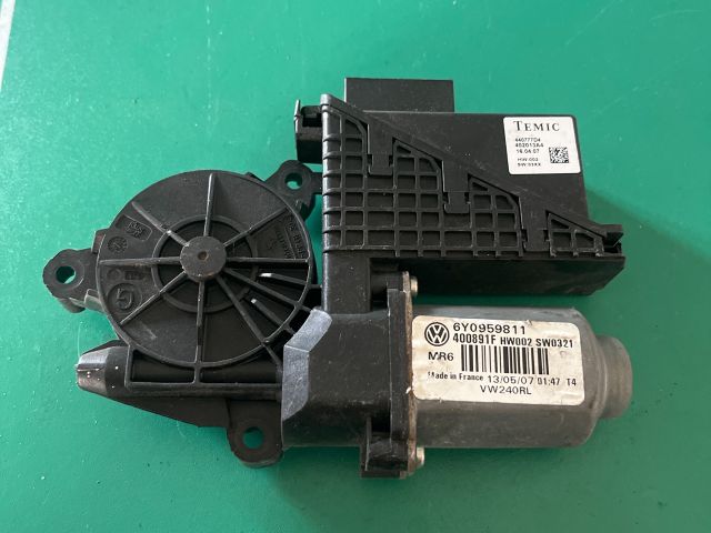 bontott VW POLO IV Bal hátsó Ablakemelő Motor