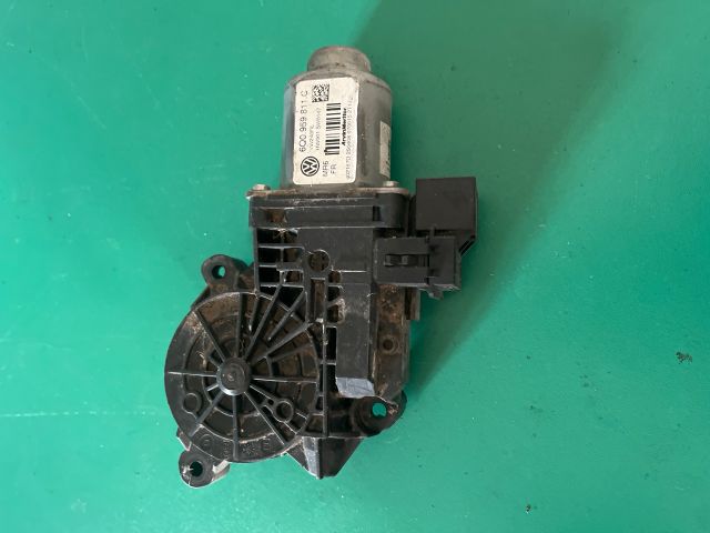 bontott VW POLO IV Bal hátsó Ablakemelő Motor