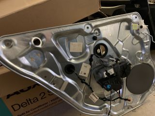 bontott VW POLO IV Bal hátsó Ablakemelő Szerkezet (Elektromos)