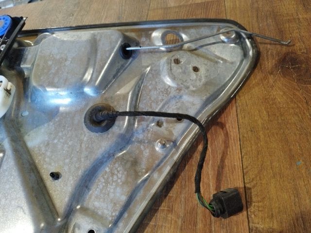 bontott VW POLO IV Bal hátsó Ablakemelő Szerkezet (Mechanikus)