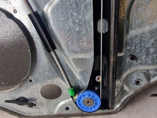 bontott VW POLO IV Bal hátsó Ablakemelő Szerkezet (Mechanikus)