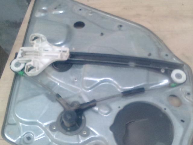 bontott VW POLO IV Bal hátsó Ablakemelő Szerkezet (Mechanikus)