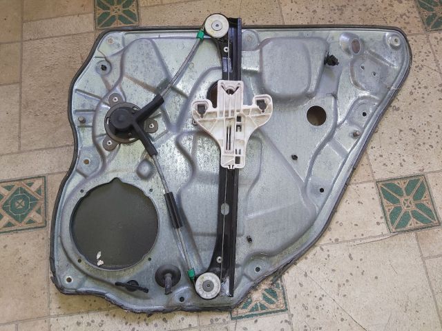 bontott VW POLO IV Bal hátsó Ablakemelő Szerkezet (Mechanikus)