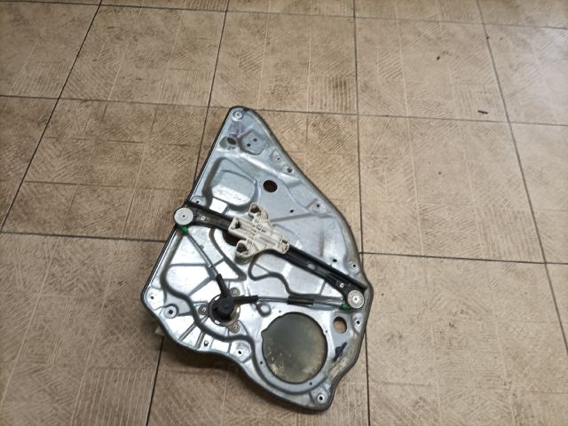 bontott VW POLO IV Bal hátsó Ablakemelő Szerkezet (Mechanikus)