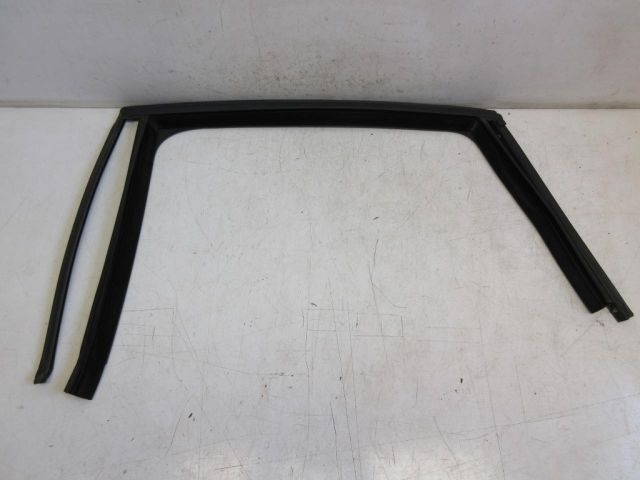 bontott VW POLO IV Bal hátsó Ablakvezető Gumi