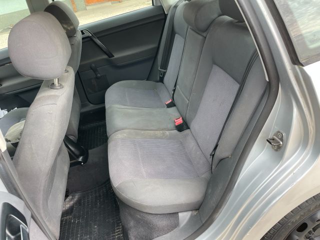 bontott VW POLO IV Bal hátsó Alsó Zsanér