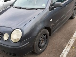 bontott VW POLO IV Bal hátsó Dobbetét (Kerékjárati, Műanyag)