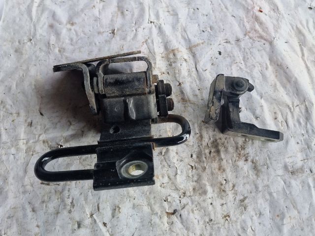 bontott VW POLO IV Bal hátsó Felső Zsanér