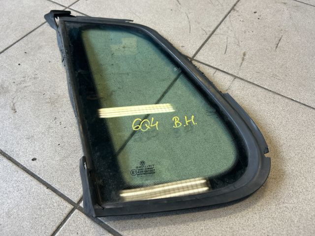 bontott VW POLO IV Bal hátsó Fixüveg (Ajtóban)