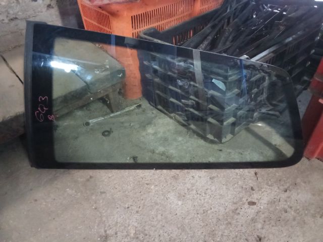 bontott VW POLO IV Bal hátsó Fixüveg (Ajtóban)