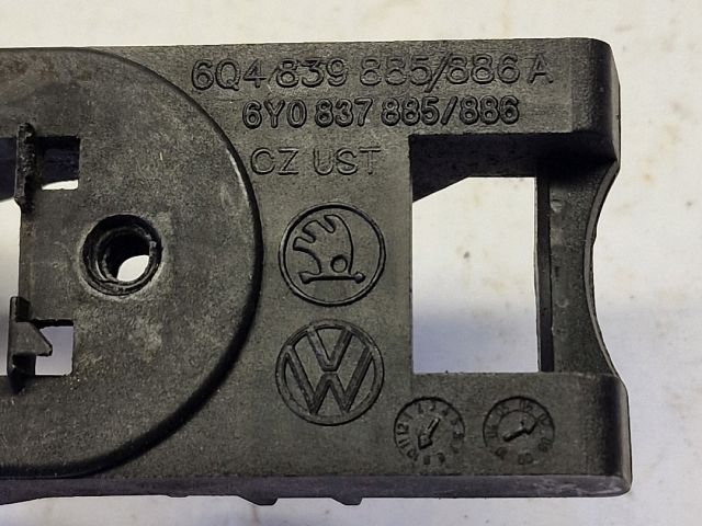 bontott VW POLO IV Bal hátsó Külső Kilincsfészek