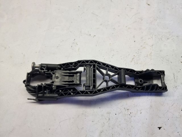 bontott VW POLO IV Bal hátsó Külső Kilincsfészek