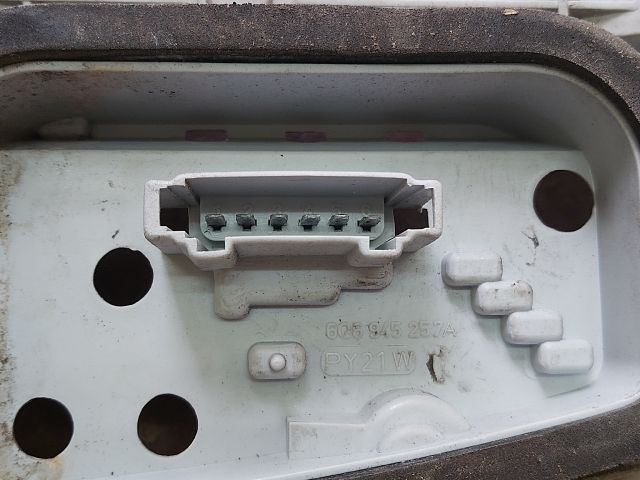 bontott VW POLO IV Bal Hátsó Lámpa Foglalat