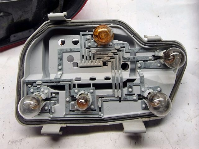 bontott VW POLO IV Bal Hátsó Lámpa