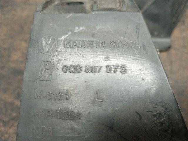 bontott VW POLO IV Bal hátsó Lökhárító Tartó (Műanyag)