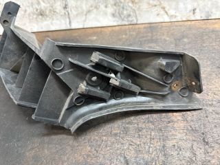 bontott VW POLO IV Bal hátsó Lökhárító Tartó (Műanyag)