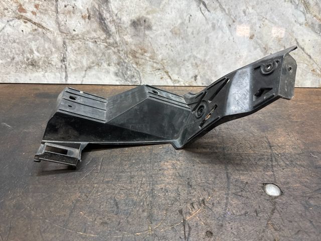 bontott VW POLO IV Bal hátsó Lökhárító Tartó (Műanyag)