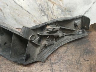 bontott VW POLO IV Bal hátsó Lökhárító Tartó (Műanyag)