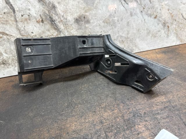 bontott VW POLO IV Bal hátsó Lökhárító Tartó (Műanyag)