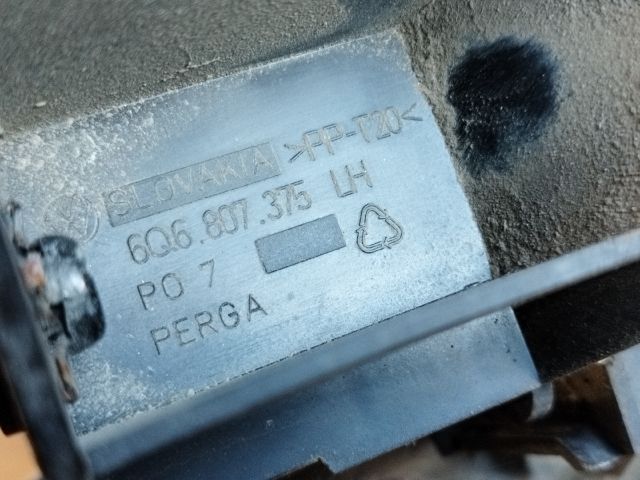 bontott VW POLO IV Bal hátsó Oldal Lökhárító Tartó (Műanyag)