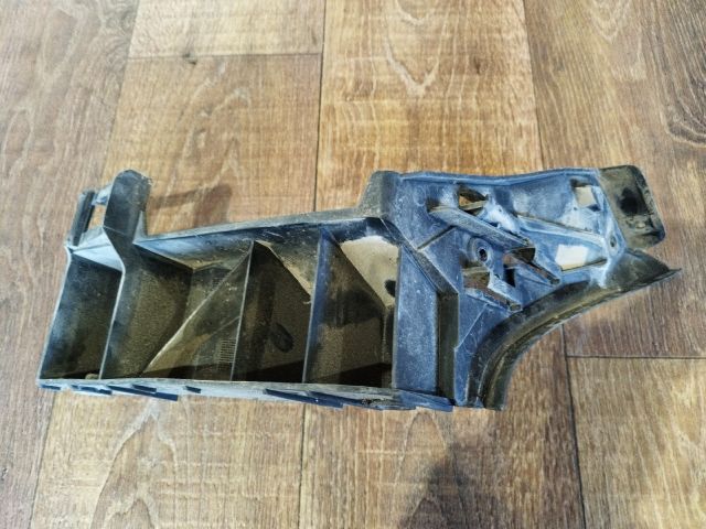 bontott VW POLO IV Bal hátsó Oldal Lökhárító Tartó (Műanyag)