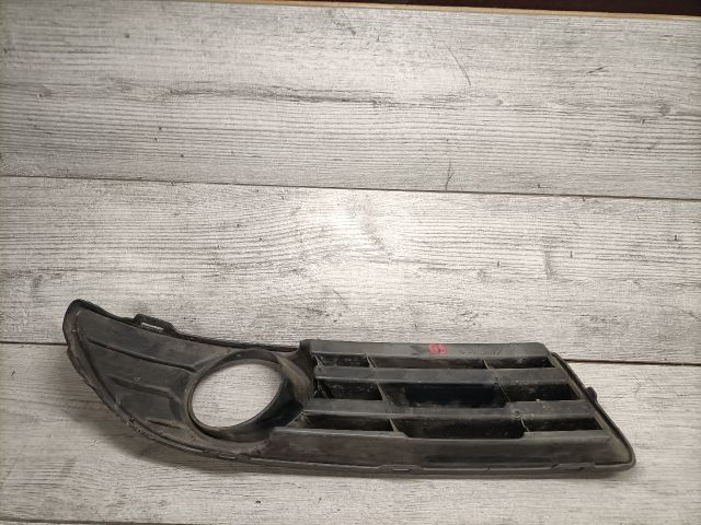 bontott VW POLO IV Bal Ködfényszóró Lámpakeret