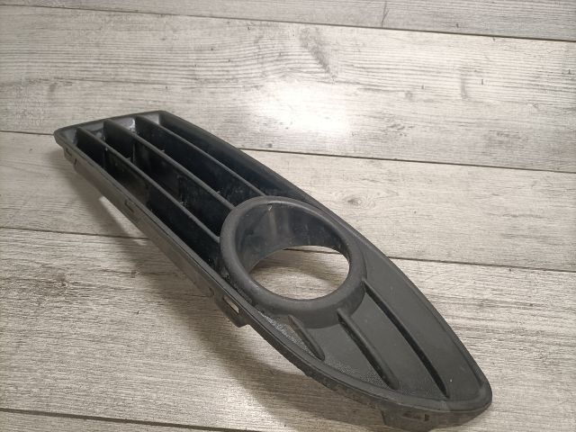 bontott VW POLO IV Bal Ködfényszóró Lámpakeret