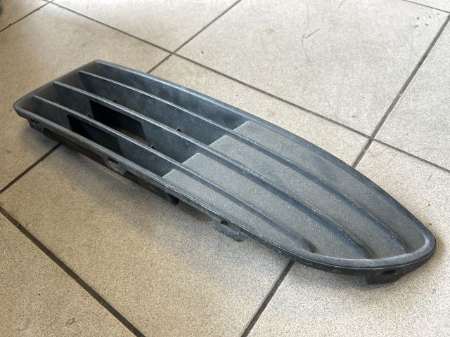 bontott VW POLO IV Bal Ködlámpa Rács