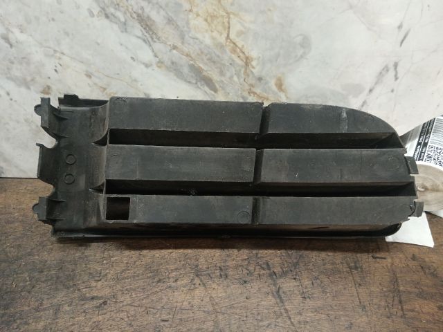 bontott VW POLO IV Bal Ködlámpa Rács