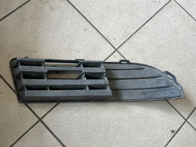 bontott VW POLO IV Bal Ködlámpa Rács