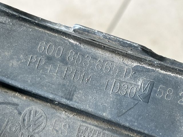 bontott VW POLO IV Bal Ködlámpa Rács