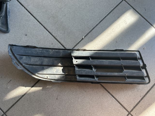 bontott VW POLO IV Bal Ködlámpa Rács