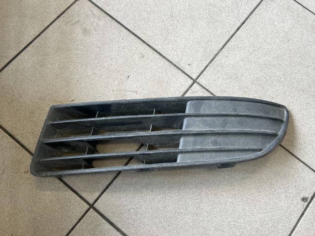 bontott VW POLO IV Bal Ködlámpa Rács