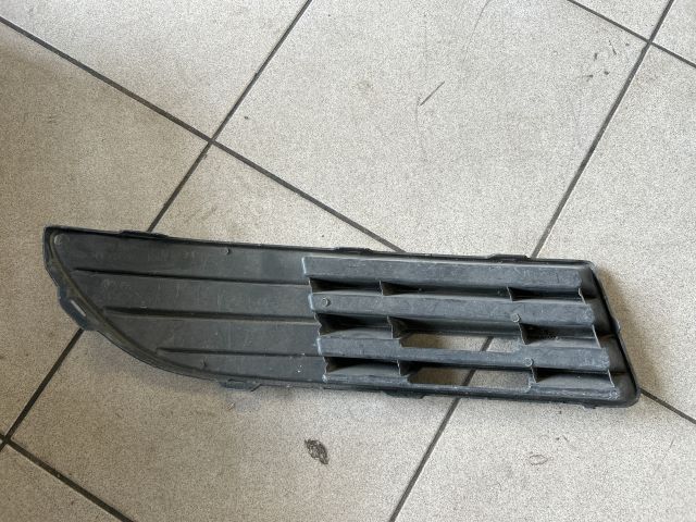 bontott VW POLO IV Bal Ködlámpa Rács