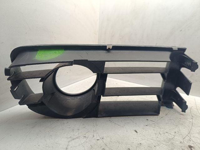 bontott VW POLO IV Bal Ködlámpa Rács