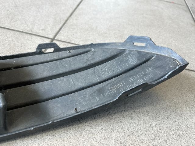 bontott VW POLO IV Bal Ködlámpa Rács