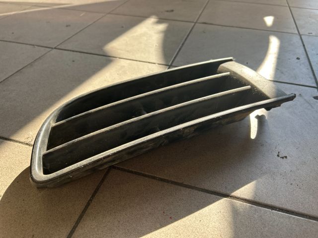 bontott VW POLO IV Bal Ködlámpa Rács