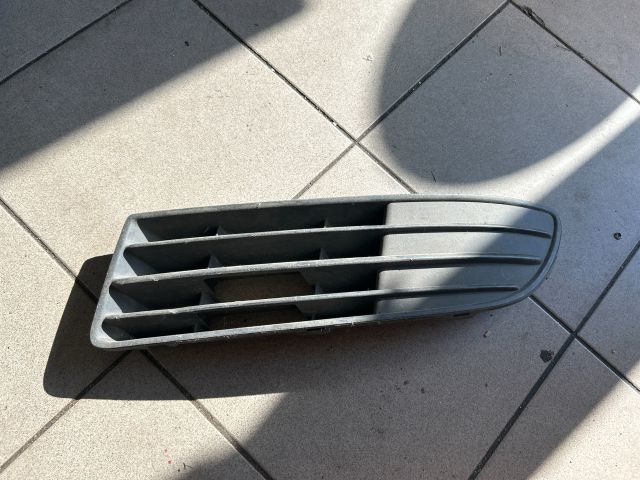 bontott VW POLO IV Bal Ködlámpa Rács