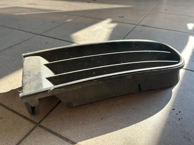 bontott VW POLO IV Bal Ködlámpa Rács