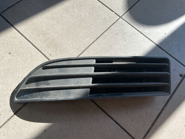 bontott VW POLO IV Bal Ködlámpa Rács