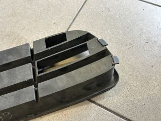 bontott VW POLO IV Bal Ködlámpa Rács