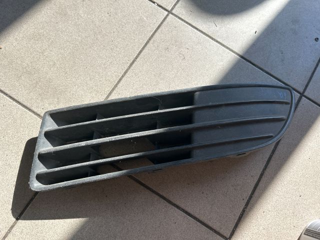 bontott VW POLO IV Bal Ködlámpa Rács