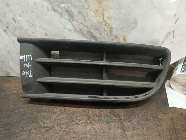 bontott VW POLO IV Bal Ködlámpa Rács