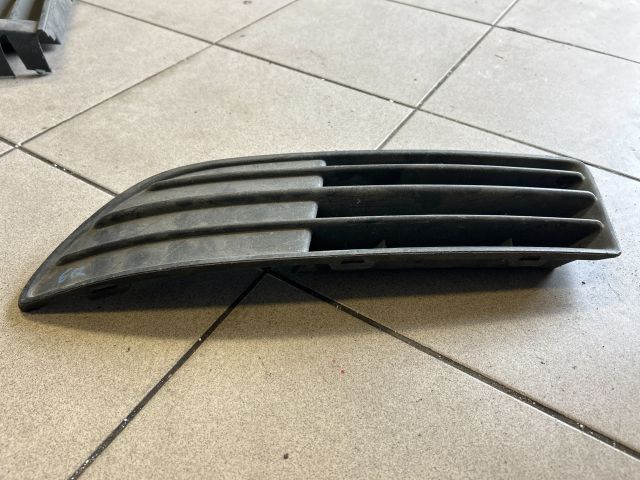 bontott VW POLO IV Bal Ködlámpa Rács