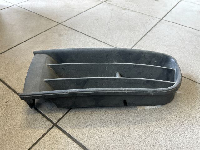 bontott VW POLO IV Bal Ködlámpa Rács