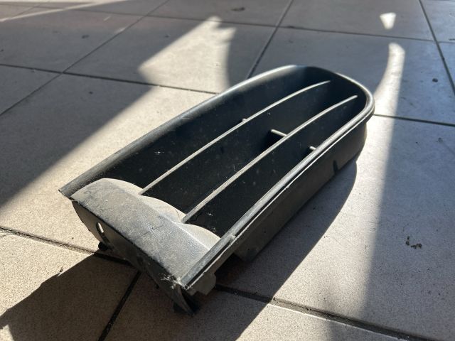 bontott VW POLO IV Bal Ködlámpa Rács