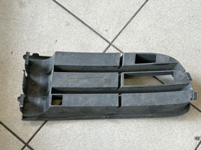 bontott VW POLO IV Bal Ködlámpa Rács